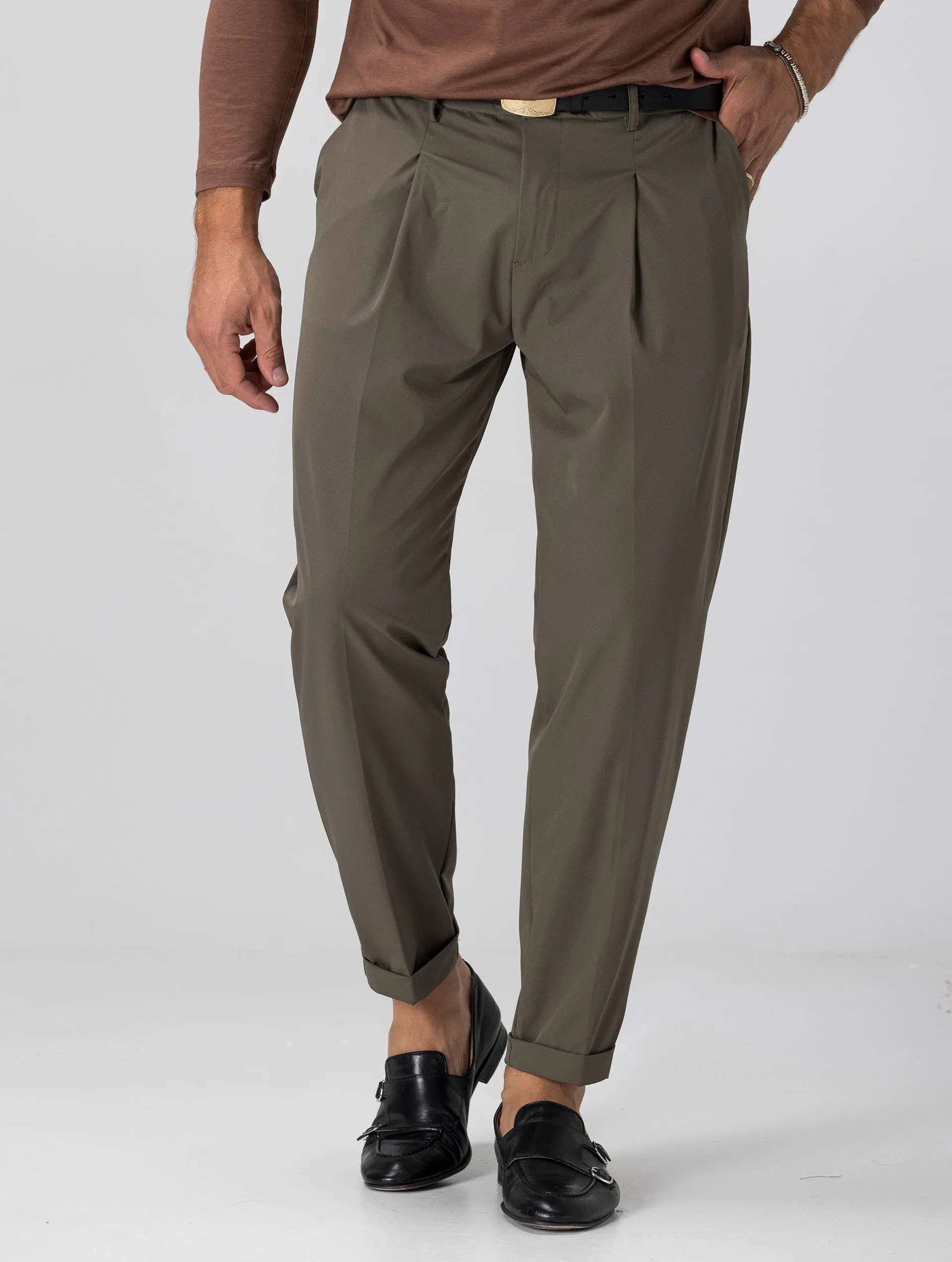 HIRO TECH FORMAL PANTS IN GREEN