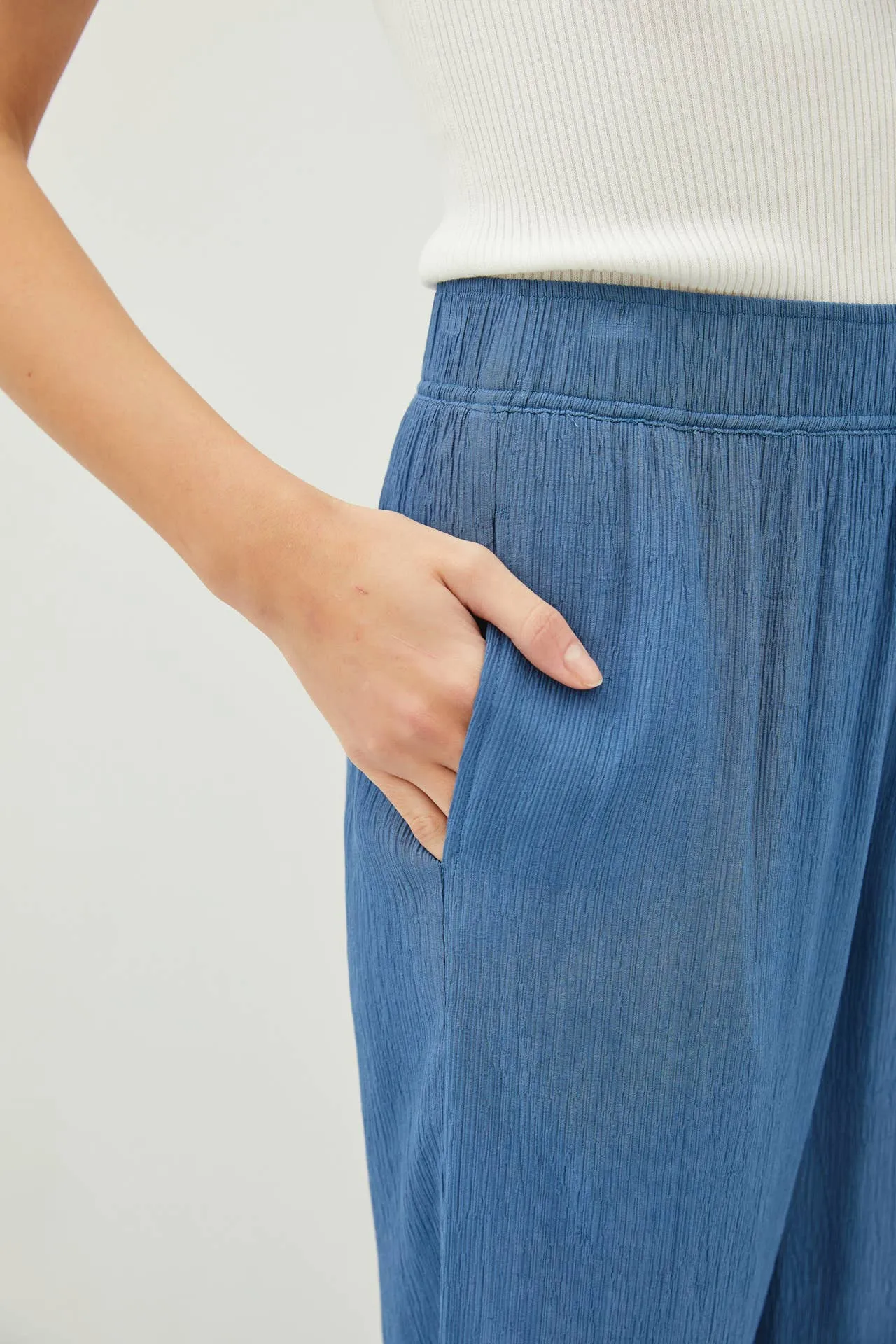 LIGHTWEIGHT RAYON BLEND PULL ON WIDE LEG PANTS