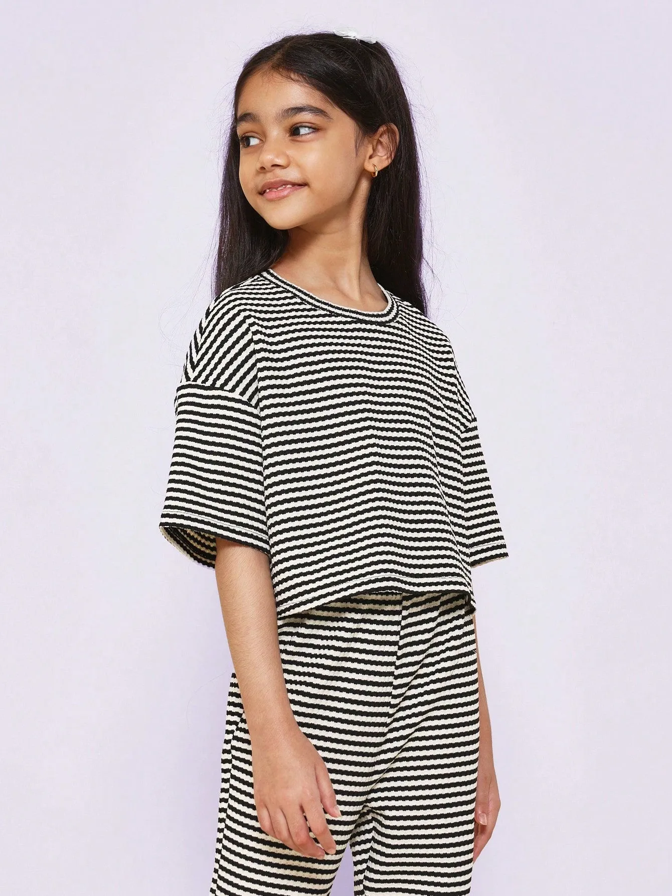 Tween Girls Textured Crop Fit Stripe Mono Shirt And Flare Fit Pant 2 Piece Set