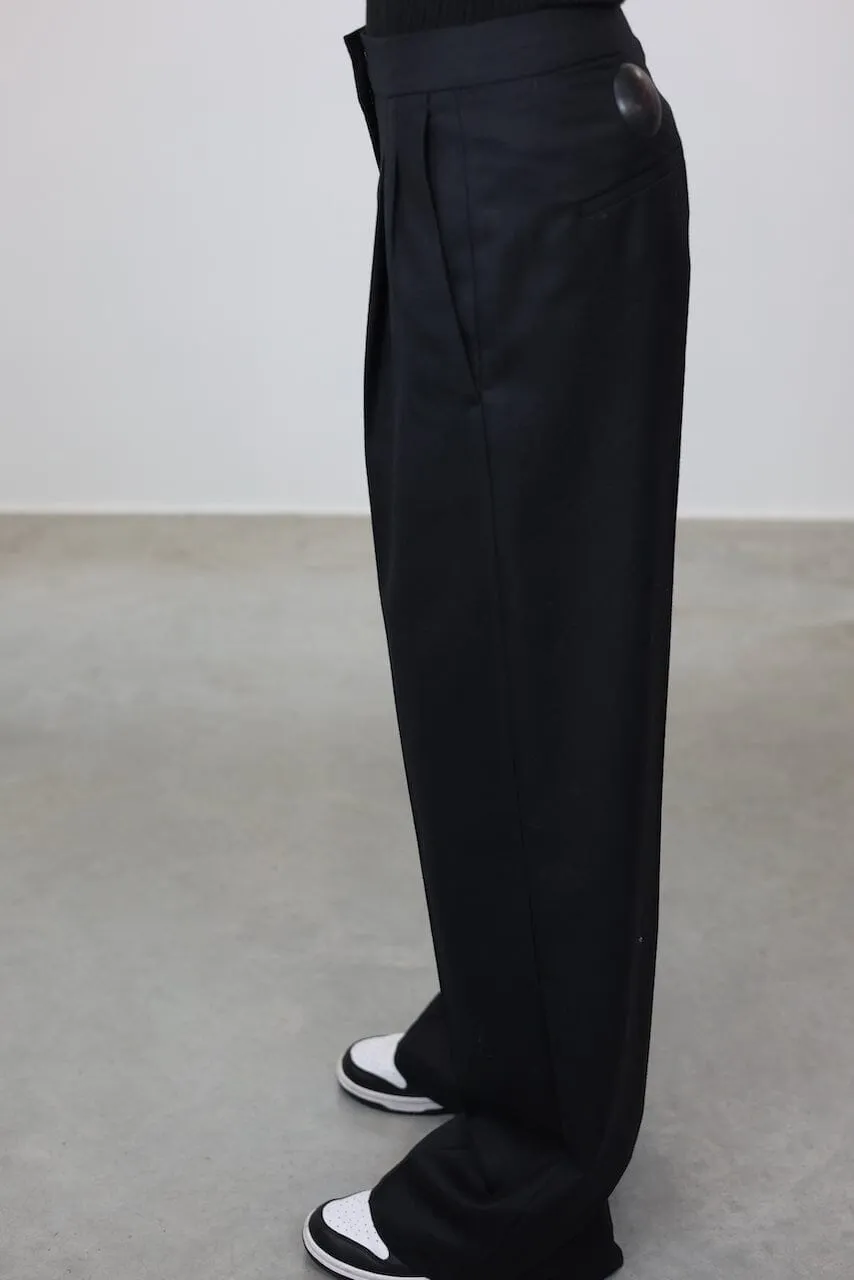 VIKTOR LOOSE FIT TAILORED PANTS