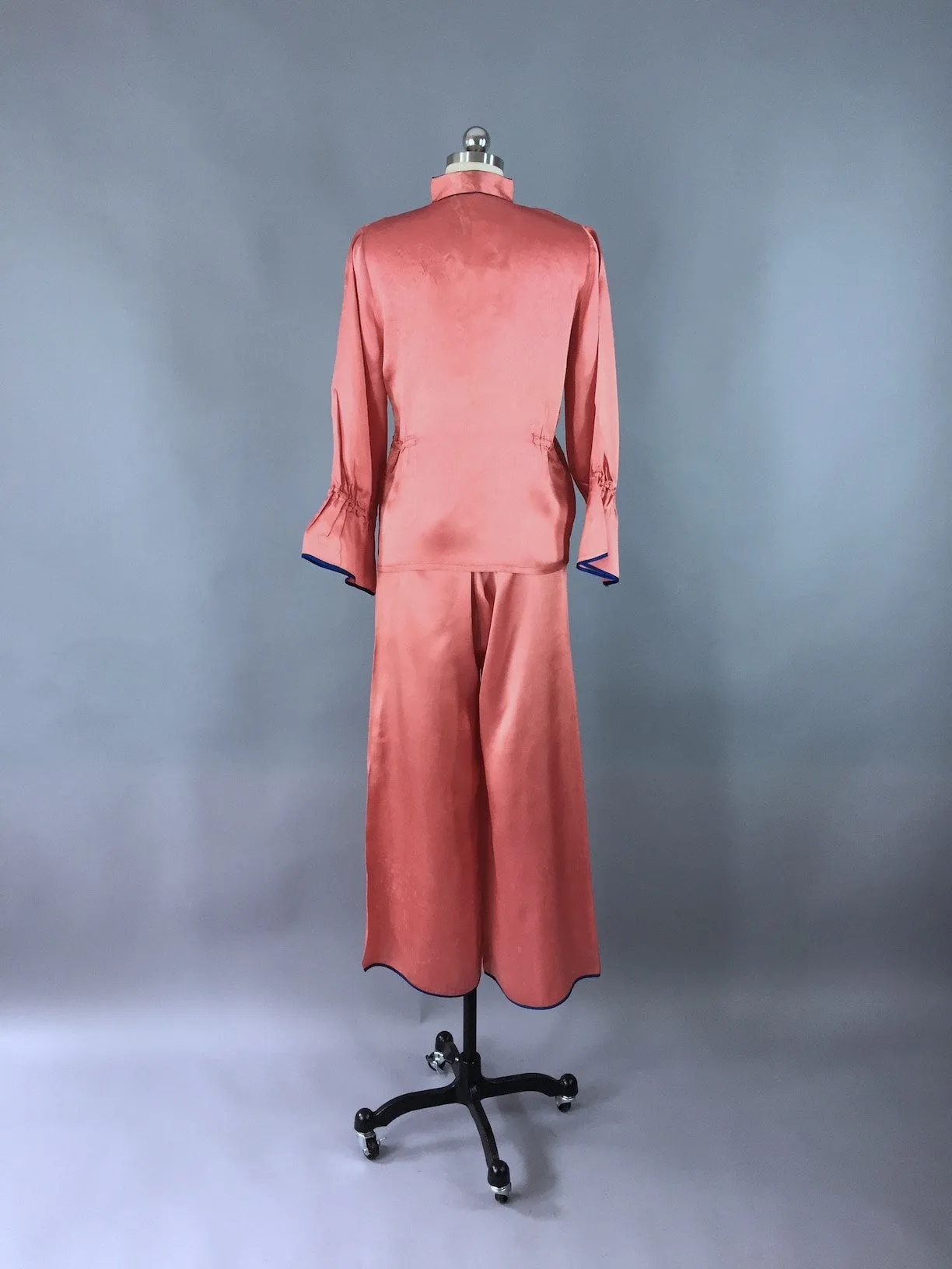 Vintage 1940s Pajamas / Chinoiserie Satin Loungewear Set