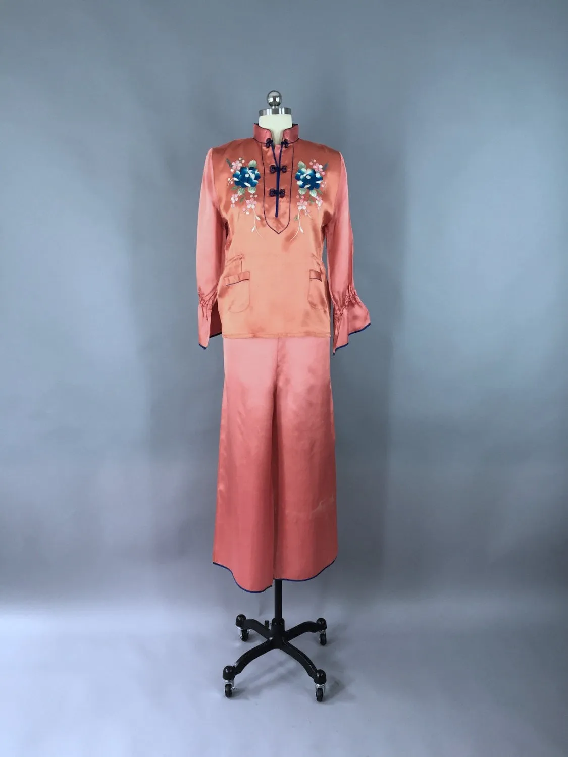 Vintage 1940s Pajamas / Chinoiserie Satin Loungewear Set